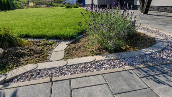 0001P101B101_04 Trávníkový lem